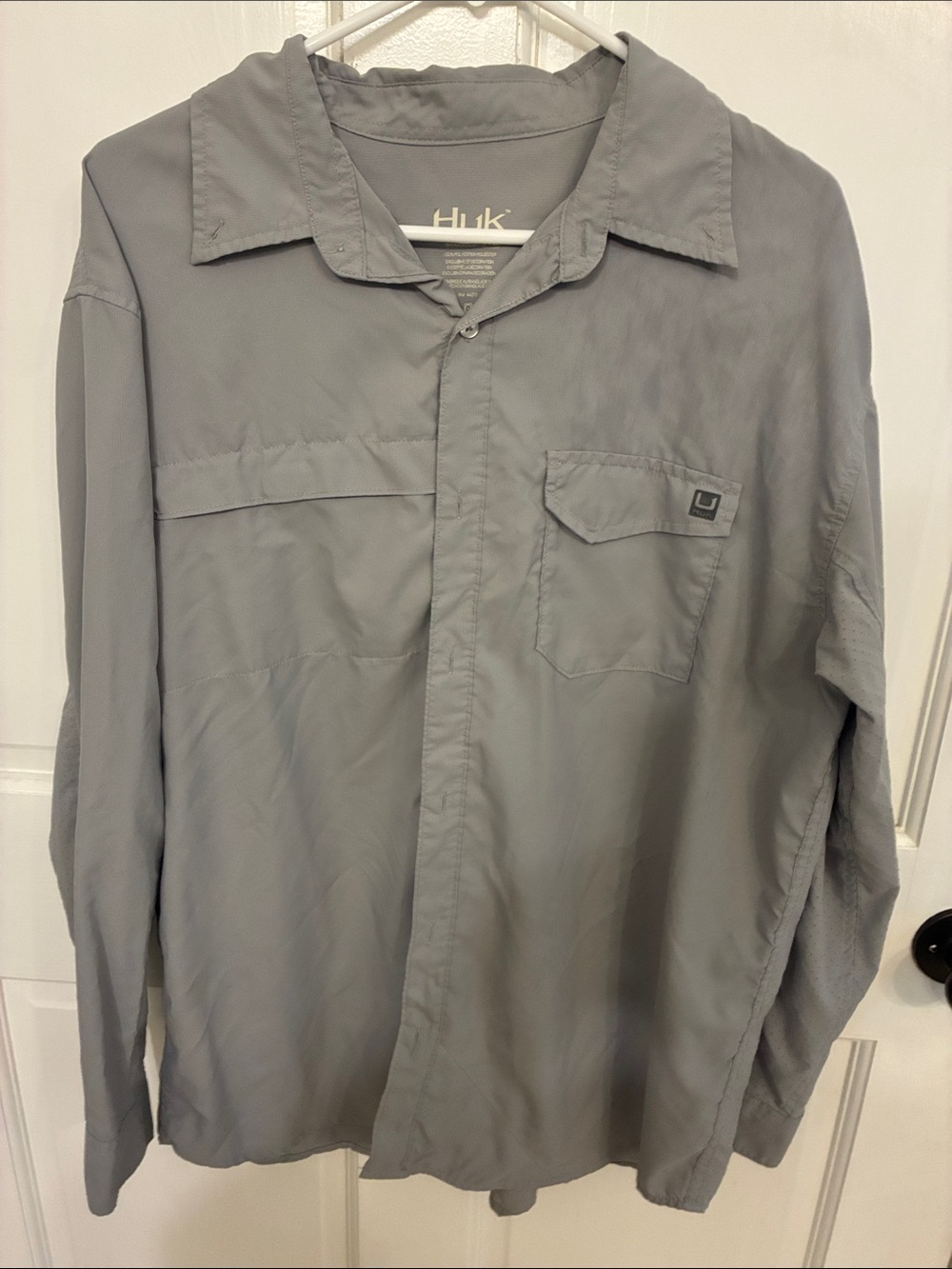 Huk Men’s Lightweight Long-Sleeve Boat shirt- Gray